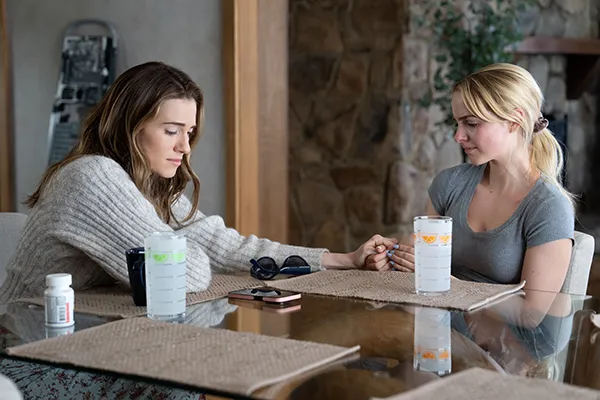 วิจารณ์ 'Regretting You': เมื่อรักแท้ (เกือบ) ชนะเลิศในดราม่าน้ำเน่าที่เกินทน