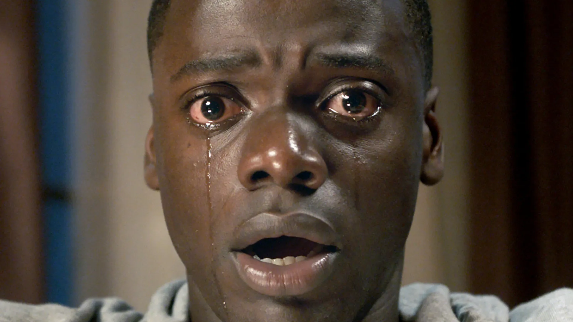 เกือบไม่ได้ดู! 10 หนังสยองขวัญที่ตอนจบเดิมโหดร้ายเกินจนต้องเปลี่ยนใหม่